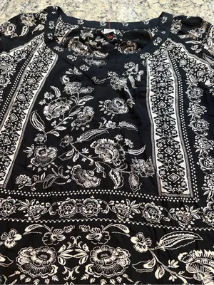 Bila Black and White Floral Border Print Blouse thumbnail 2