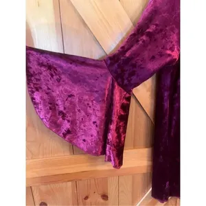 CUPIO velvet Women's bell sleeve key hole back top Size Small (3813) thumbnail 2