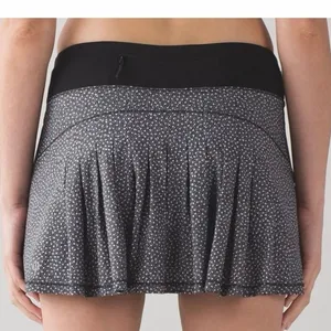 Lululemon Circuit Breaker Skort Frozen Fizz White Black Size 2 Tall 15" thumbnail 2