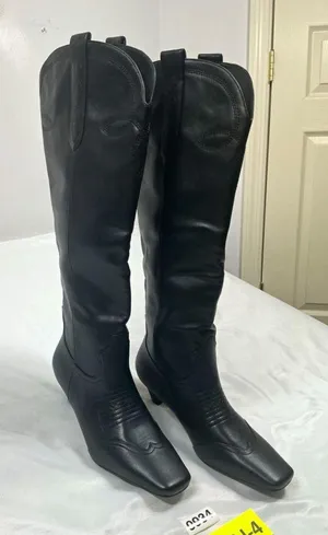 Woman’s Black Knee High Pull On Boots Square Toe Kitten Heel 9.5 thumbnail 1