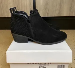 Ankle Boots thumbnail 1