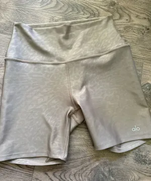 Alo yoga biker shorts thumbnail 1