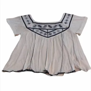 ✨ Free People Muse Embroidered Tee✨ thumbnail 4