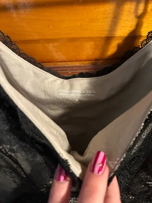 NWOT - Abercrombie & Fitch Lace Top thumbnail 2