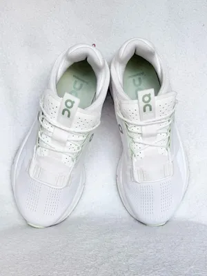 NEW ON Cloudnova, Women’s Size 6 White/White/green thumbnail 4