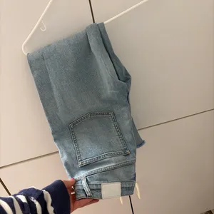 PISTOLA Light blue denim jeans with a relaxed fit and zipper all the way down. #relaxed #denim thumbnail 3