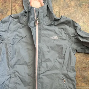 north face lightweight windbreaker with hood, size small, light pink & grey thumbnail 3