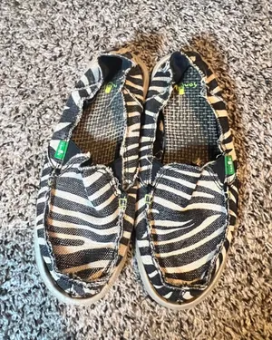 Sanuk Sidewalk Surfer Zebra Print Slip On Loafers Womens 7 Black White Textile‎ thumbnail 1