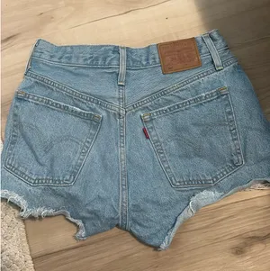 Levis Jean Shorts thumbnail 2