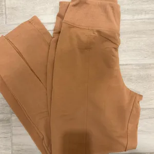 Sundays Moxie French Terry pants in‎ Burro size Medium thumbnail 4