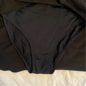 Edikted ruched mini skirt black thumbnail 4