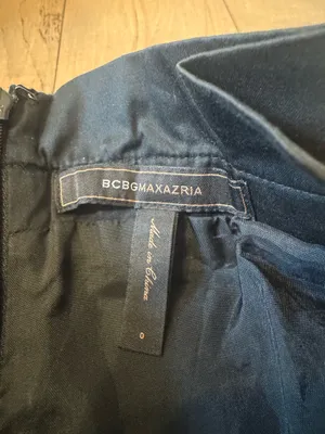 BCBGMaxAzria Size 0 Black Skirt thumbnail 2