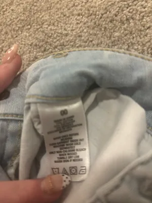 Aeropostale Jean Shorts High-Rise Midi Ripped light wash thumbnail 4