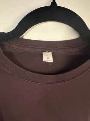 Lululemon T-shirt thumbnail 2