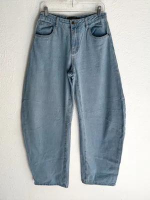 Lioness Horseshoe barrel style leg Light wash sz small thumbnail 4