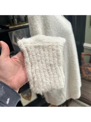 Aerie Teddy V-Neck Bouclé Sweater – Size Large – Cozy Texture & Relaxed Fit thumbnail 8