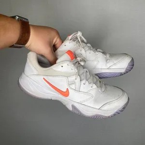 Nike |‎ Women's Court 2 Lite White Sneaker 8.5 thumbnail 2