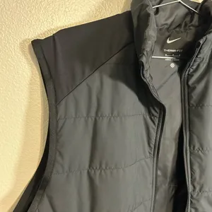 Nike THERMA-FIT Woman’s Black Vest thumbnail 3