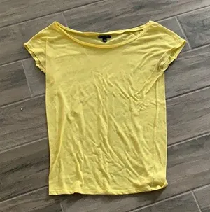 American Eagle outfitters yellow t-shirt thumbnail 1