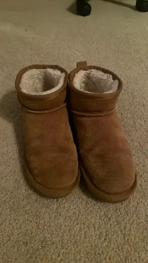 Ugg minis  thumbnail 6