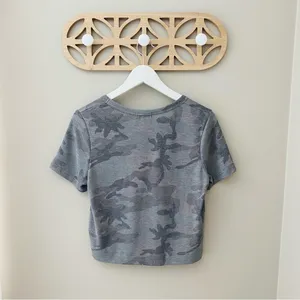 Altar'd State Crop Camo Top Tee Shirt Gray Sz Small thumbnail 8