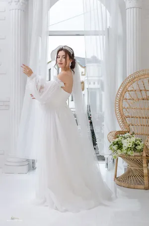 Bridal By Valeria Wedding Veil white thumbnail 2