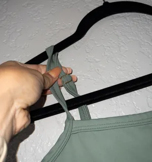 New Green Cropped Sports Bra Size Small thumbnail 3