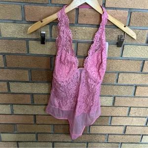 NWT b tempt’d by Wacoal Ciao Bella Bodysuit Pink Lace Sexy Lingerie Size Medium thumbnail 2