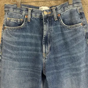 Zara Jeans Size 2 Wide Straight Leg Long High Rise Raw Hem Rigid Denim Cotton thumbnail 7