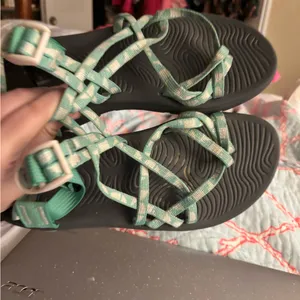 Chacos Sandals Womens Size 10 Active Strappy Green Geo Print Buckle Logo thumbnail 2