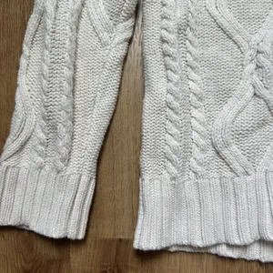 Women's Fisherman Cable Knit Heritage Sweater Cream Size Large thumbnail 4