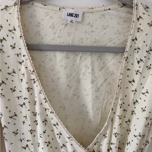 Lane 201 Pastel Yellow Floral Print Wrap Long Sleeve V-neck Bodysuit size medium thumbnail 4