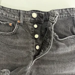 Zara Womens High Waisted Distressed Denim‎ Shorts Black Button Fly Size 2 thumbnail 4
