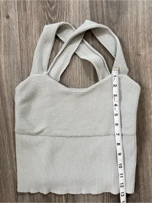 Abercrombie & Fitch Light Grey Ribbed Knit Cropped Tank Top Size Medium thumbnail 4