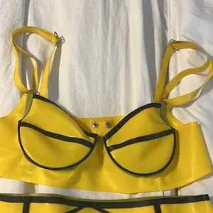 Yellow & Black latex bra and garter bottoms L thumbnail 2