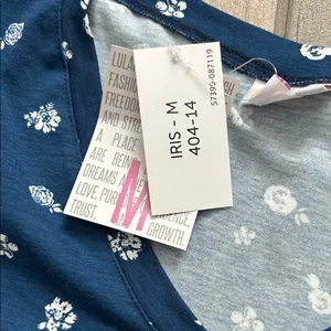 LuLaRoe Navy Blue Floral Short Sleeve Top thumbnail 4