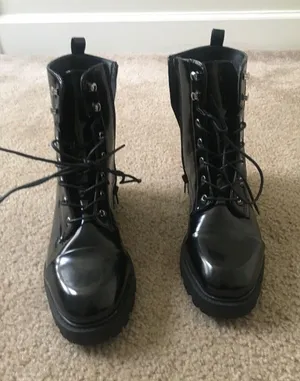 Wild Diva Women's High Top Gloss Boots Shoes Size 9 Black thumbnail 1