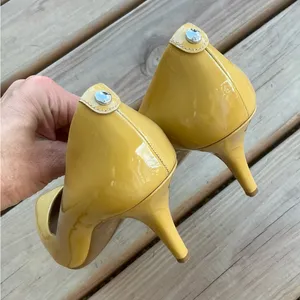 Michael Kors patent leather pumps💛💛💛 thumbnail 11