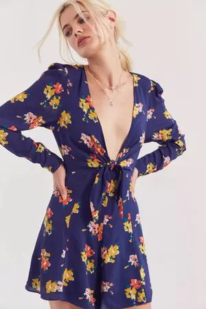Kimchi Blue Maddie Plunging Tie-Front Romper Size 0 thumbnail 5