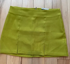 ZARA Green skirt with double slit! Size Medium! thumbnail 1