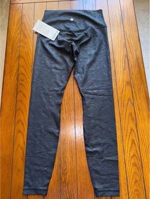 Lululemon Align High Rise 28” Aqueous Emboss Black Size 8 NWT thumbnail 2
