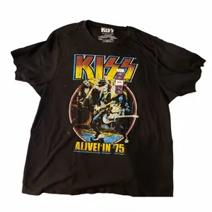 KISS Black 'Alive! In '75' Graphic Tee NWT thumbnail 1