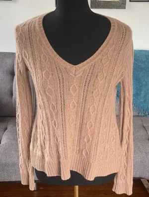 Quinn Cashmere knit sweater. Size XS thumbnail 1
