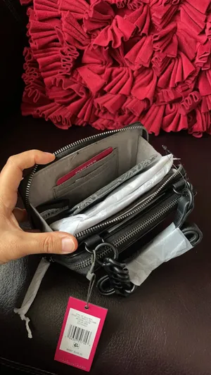 Gilli Leather Wallet-On-Chain crossbody NWT thumbnail 5