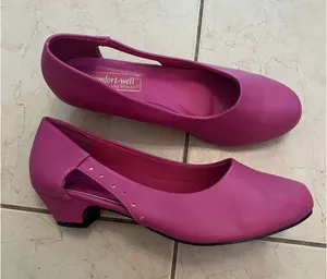Comfort-Well by Beacon Fuchsia Low Block Heel Side Cutout Gold Accent Size 8W thumbnail 1