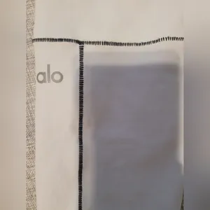 Alo Yoga leggings thumbnail 9