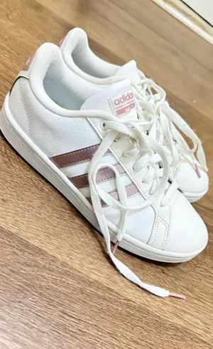 Adidas Cloudfoam Advantage Womens Size 7 Tennis Shoe White Pink Training Sneaker thumbnail 1