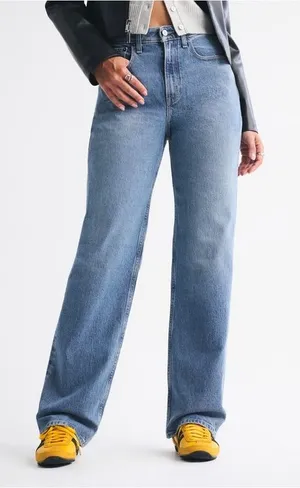 Abercrombie & Fitch Curve Love High Rise 90s Relaxed Jean Size 36 / 22 Short thumbnail 1