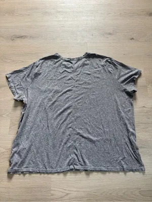 Old Navy Charcoal Gray Short-Sleeve Pocket Tee thumbnail 3