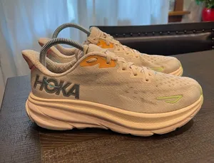 Hoka Clifton 9 Running Shoes Beige 7.5 B Women thumbnail 1